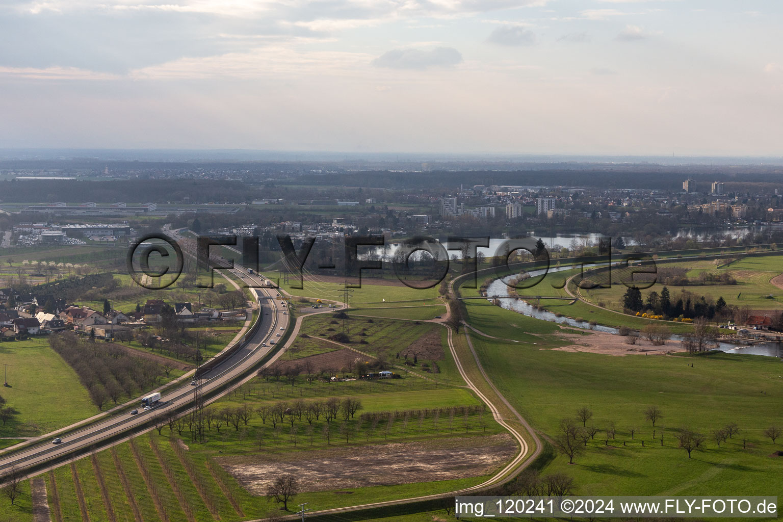 B33 im Ortsteil Elgersweier in Offenburg im Bundesland Baden-Württemberg, Deutschland