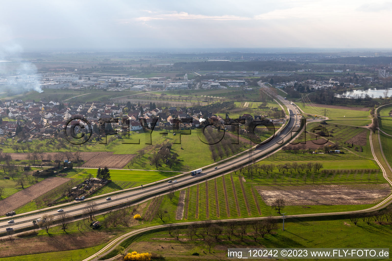 Luftbild von B33 im Ortsteil Elgersweier in Offenburg im Bundesland Baden-Württemberg, Deutschland