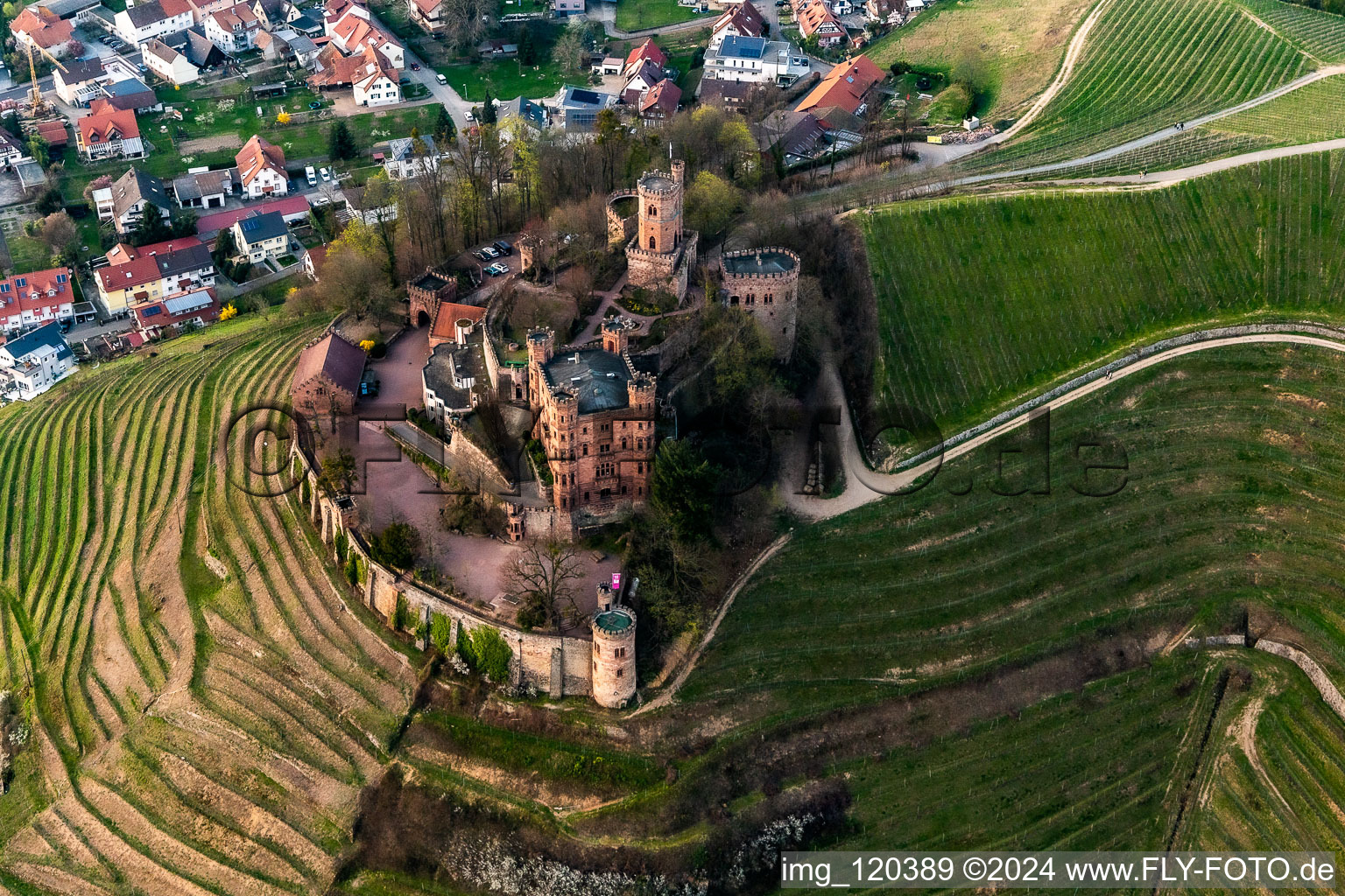 Burganlage des Schloß in Ortenberg im Bundesland Baden-Württemberg, Deutschland