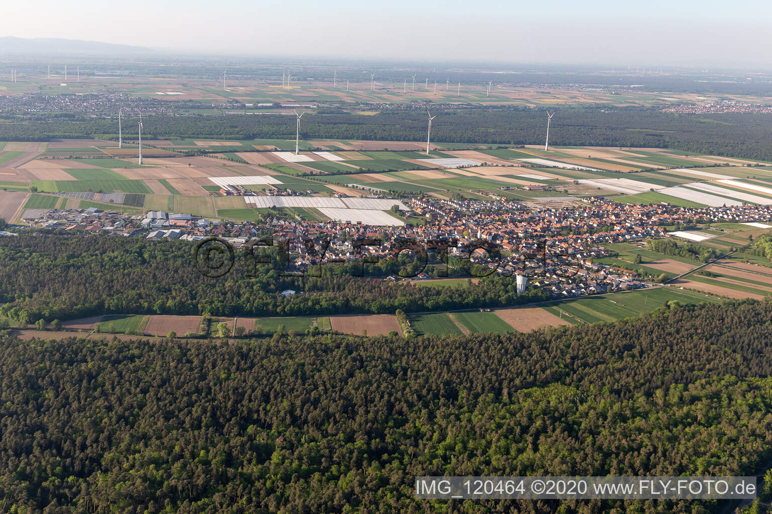 Drohnenaufname von Hatzenbühl im Bundesland Rheinland-Pfalz, Deutschland