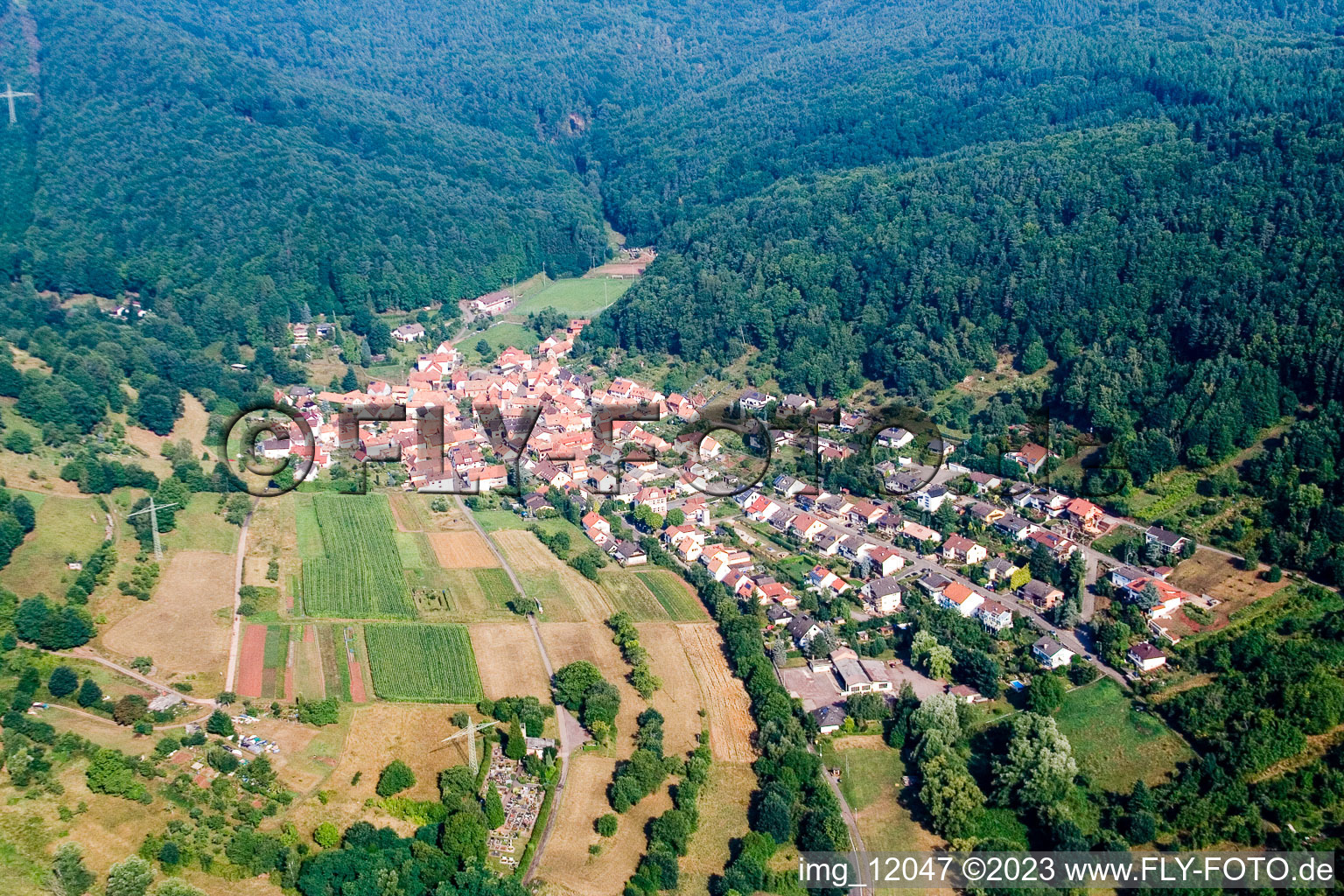 Ortsteil Gräfenhausen in Annweiler am Trifels im Bundesland Rheinland-Pfalz, Deutschland aus der Vogelperspektive