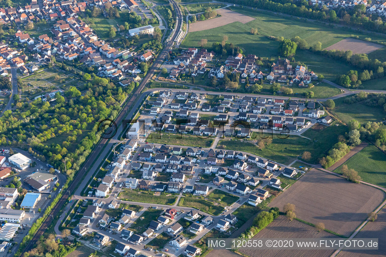 Luftbild von Neubaugebiet Paul-Klee-Ring in Wörth am Rhein im Bundesland Rheinland-Pfalz, Deutschland