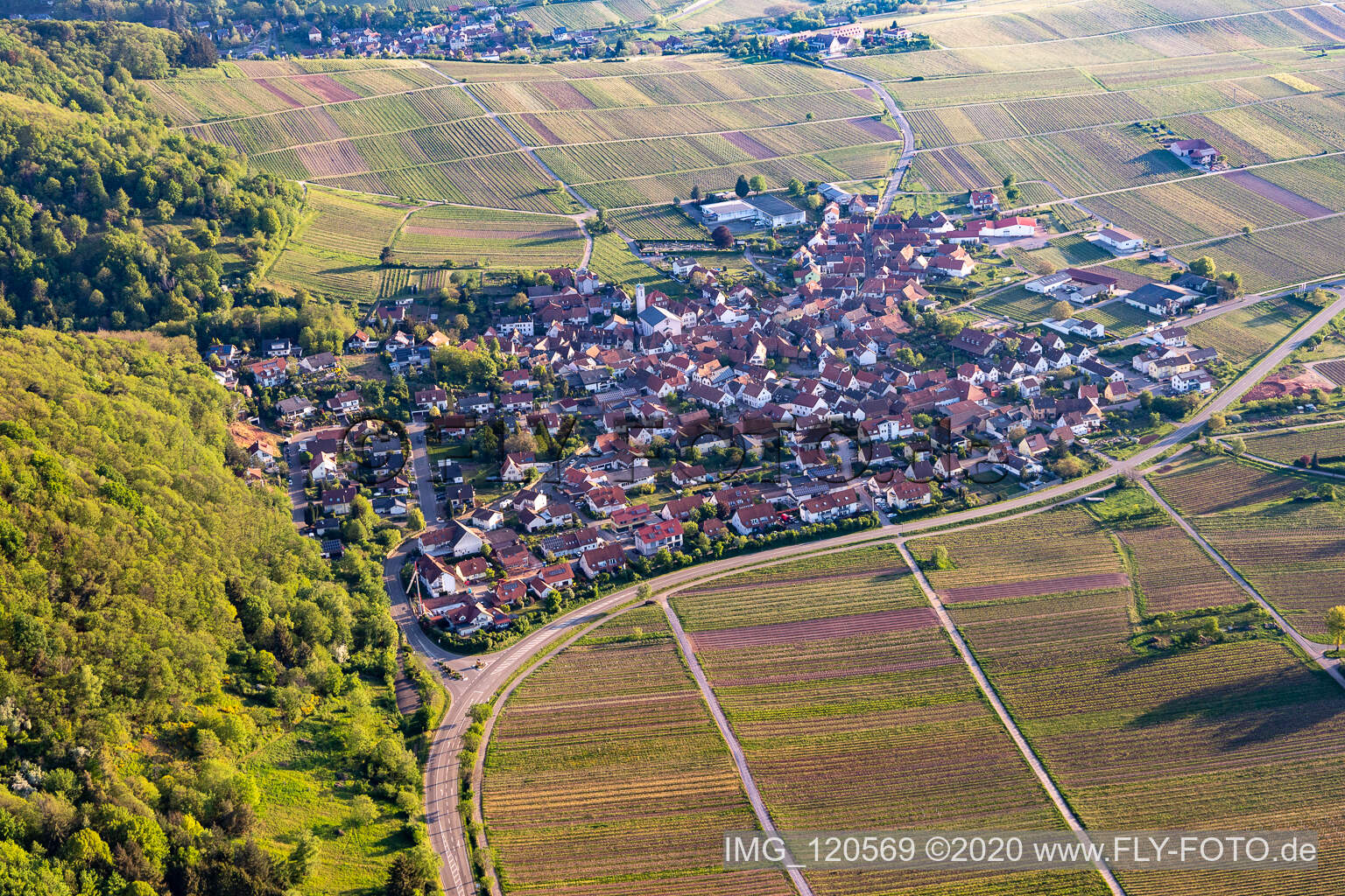 Eschbach im Bundesland Rheinland-Pfalz, Deutschland aus der Drohnenperspektive