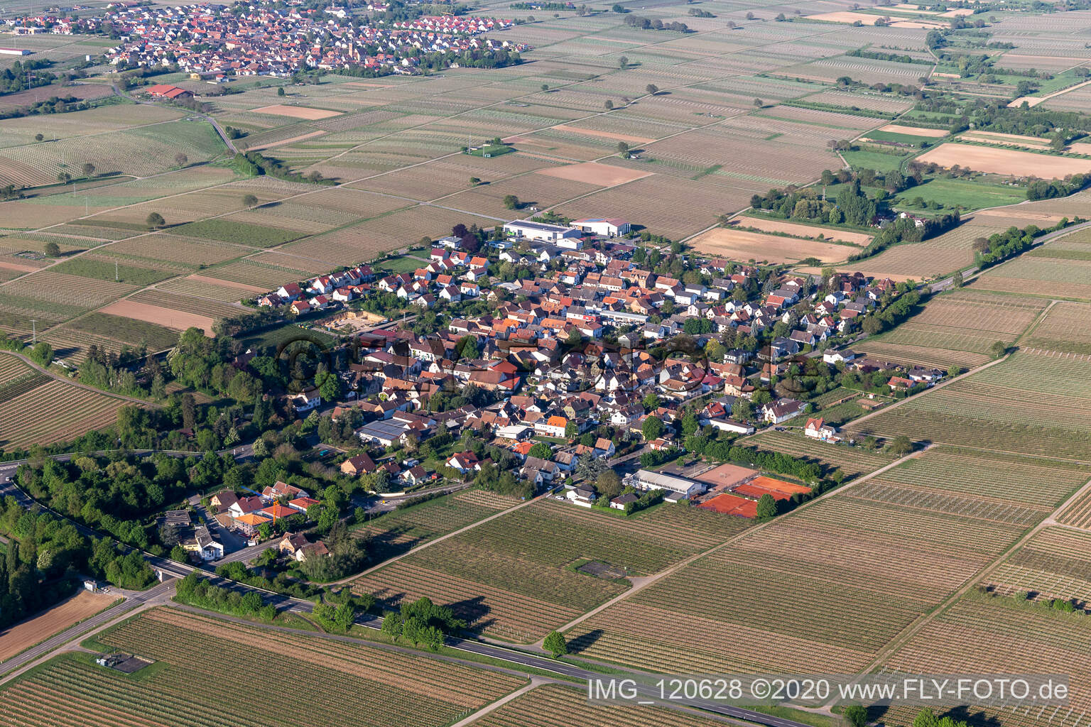 Walsheim im Bundesland Rheinland-Pfalz, Deutschland von einer Drohne aus