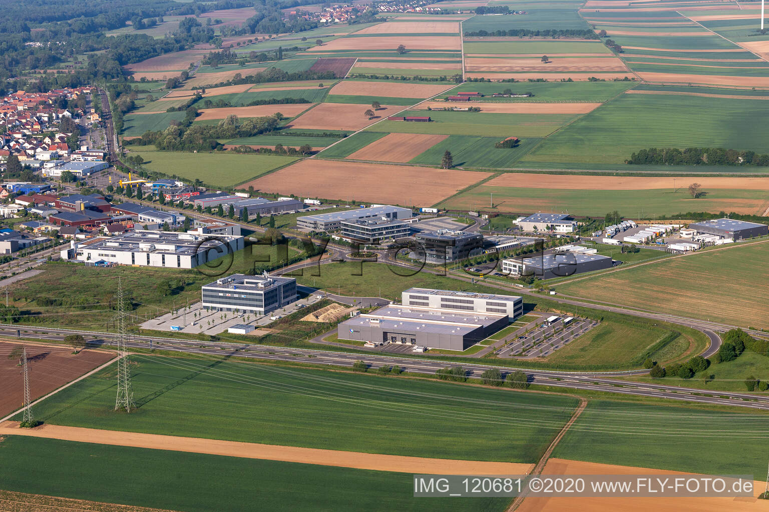 Luftbild von Industriegebiet Nord in Rülzheim im Bundesland Rheinland-Pfalz, Deutschland