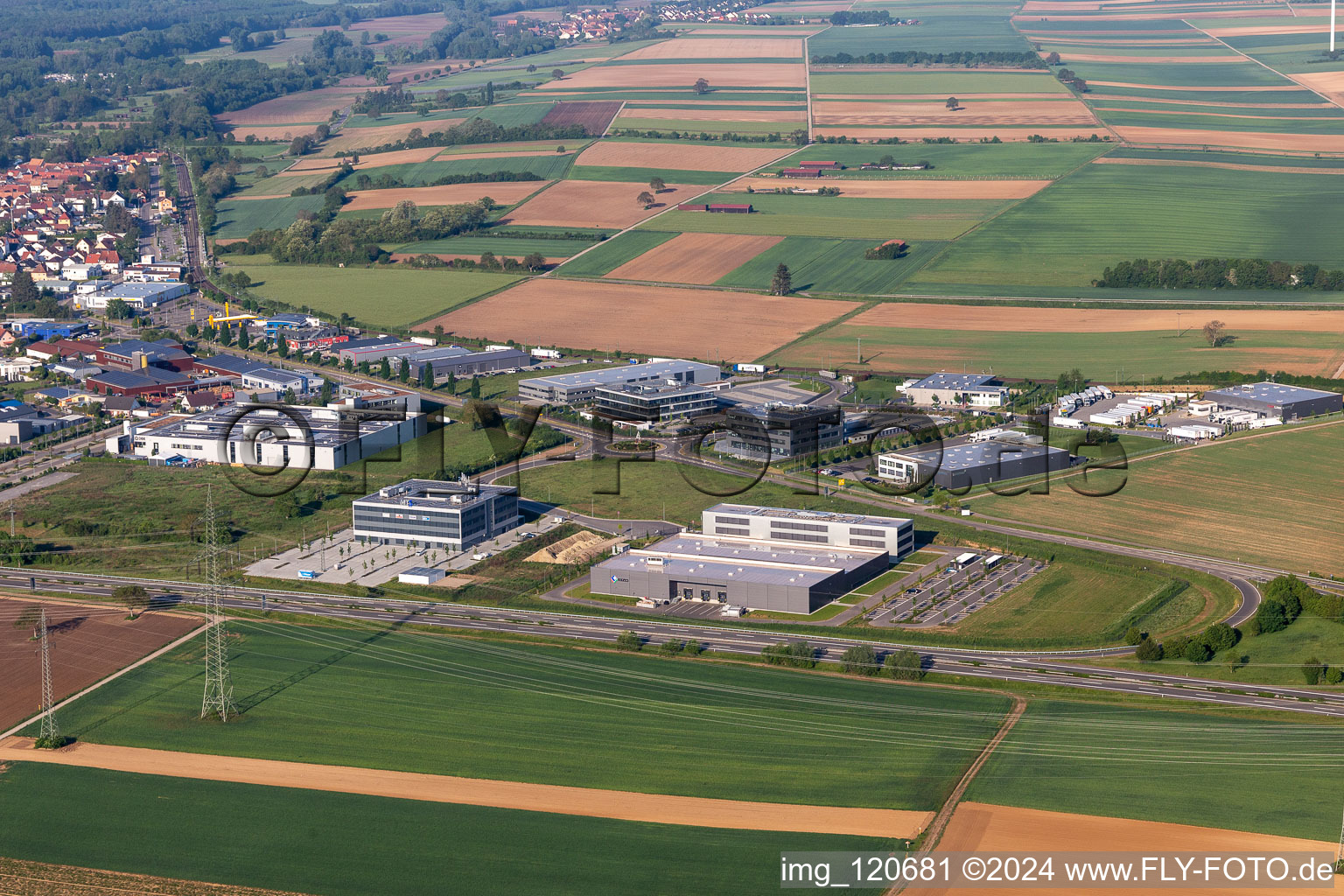 Luftbild von Industriegebiet Nord in Rülzheim im Bundesland Rheinland-Pfalz, Deutschland