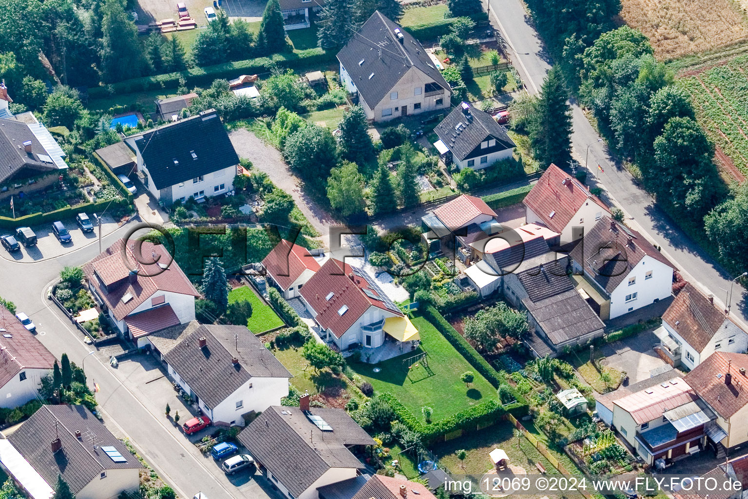 Ortsteil Gräfenhausen in Annweiler am Trifels im Bundesland Rheinland-Pfalz, Deutschland aus der Vogelperspektive