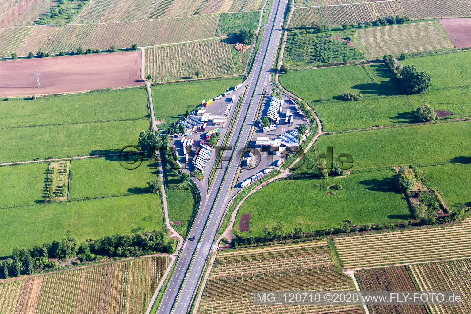 Autobahnraststätte Weinstrasse an der A65 in Edesheim im Bundesland Rheinland-Pfalz, Deutschland