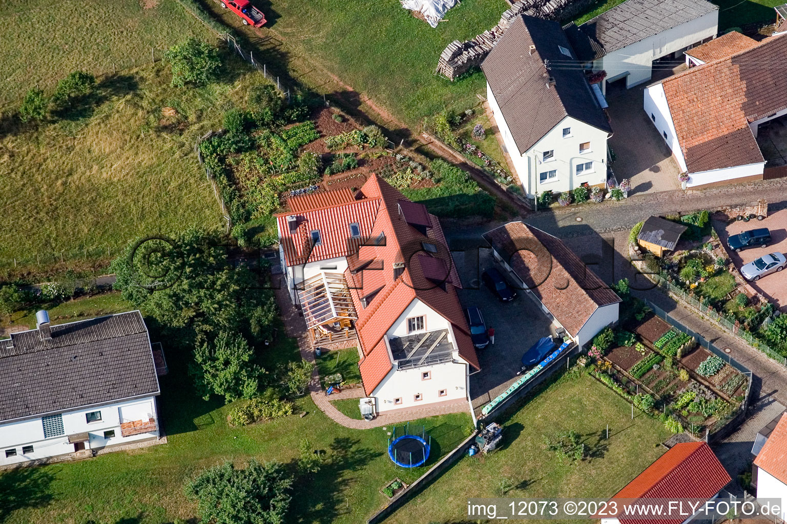 Drohnenbild von Ortsteil Gräfenhausen in Annweiler am Trifels im Bundesland Rheinland-Pfalz, Deutschland