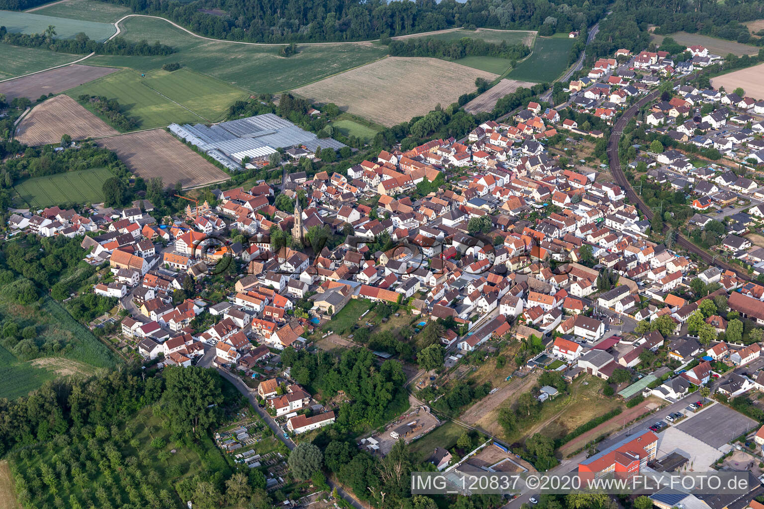 Drohnenaufname von Ortsteil Sondernheim in Germersheim im Bundesland Rheinland-Pfalz, Deutschland