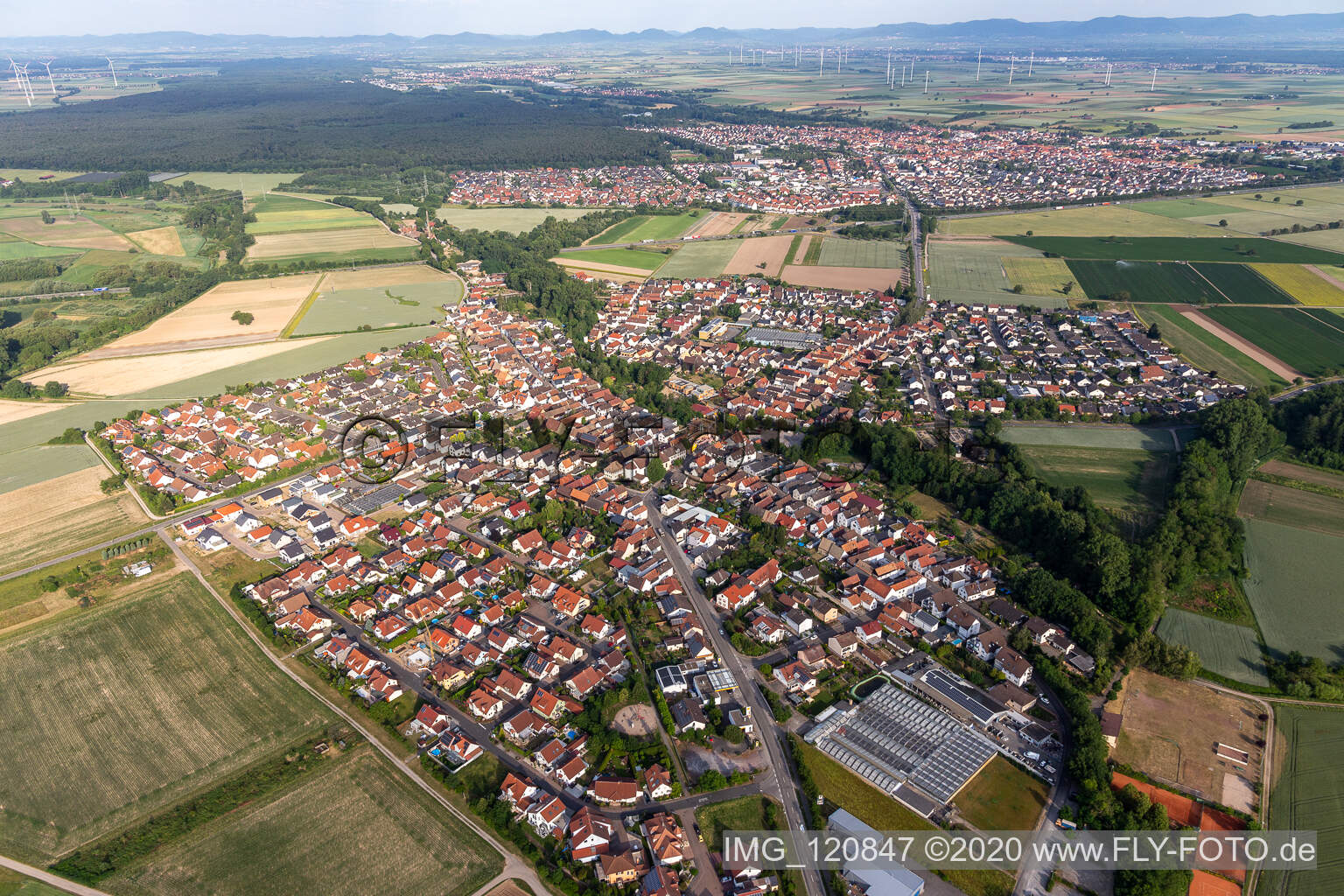 Kuhardt im Bundesland Rheinland-Pfalz, Deutschland von der Drohne aus gesehen