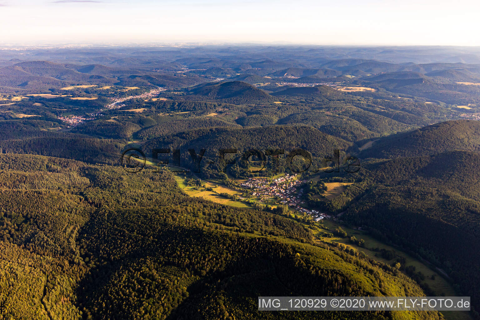 Bobenthal im Bundesland Rheinland-Pfalz, Deutschland von oben