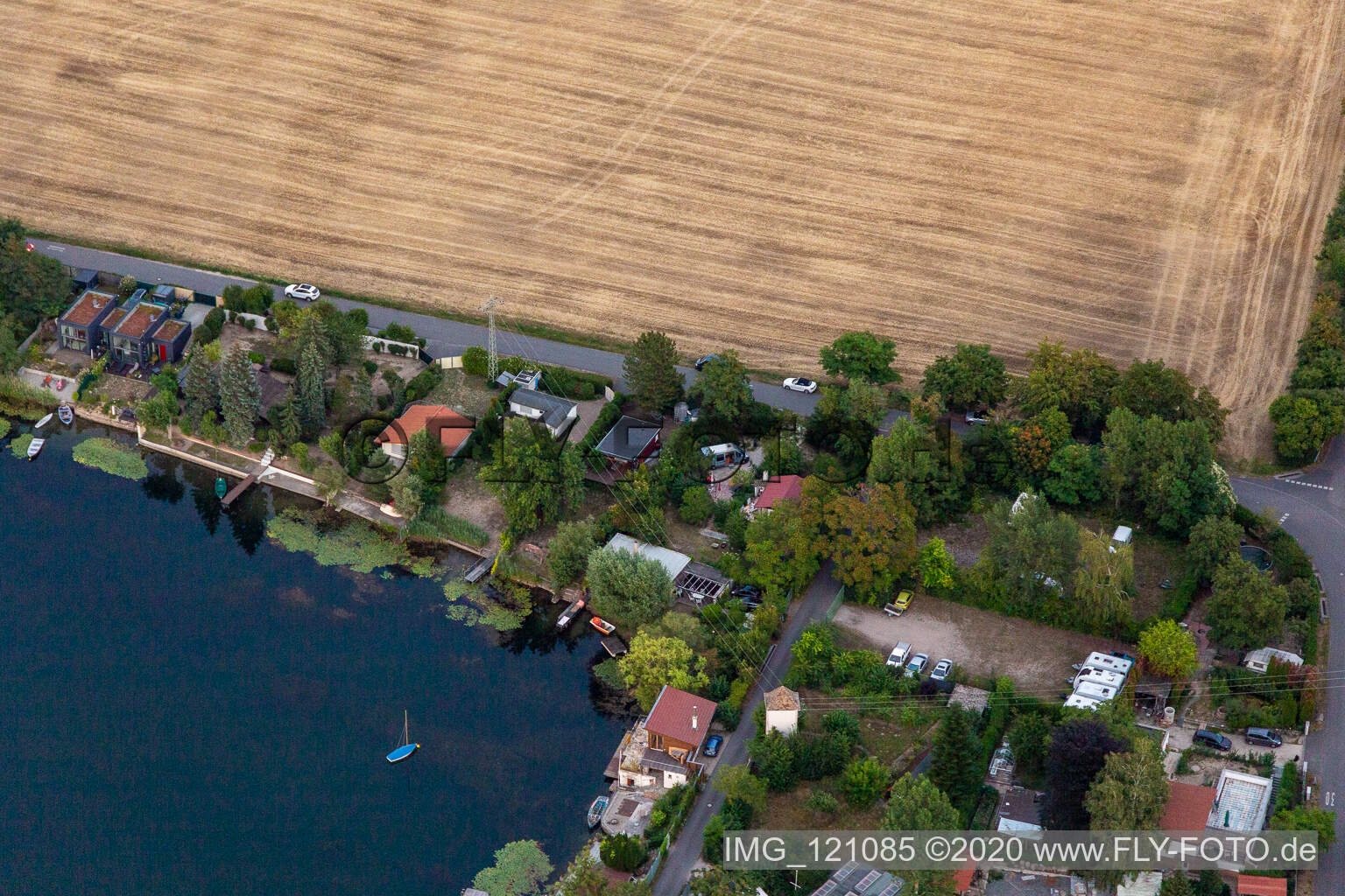 Drohnenbild von Altrip im Bundesland Rheinland-Pfalz, Deutschland