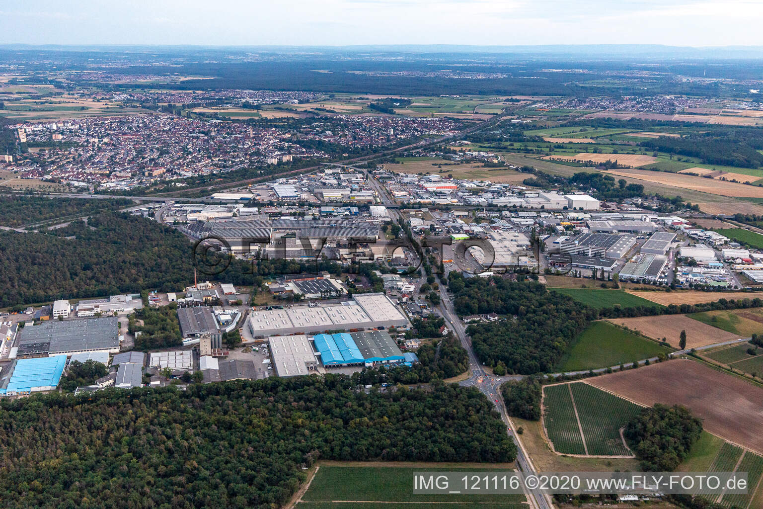 Hockenheim im Bundesland Baden-Württemberg, Deutschland von einer Drohne aus