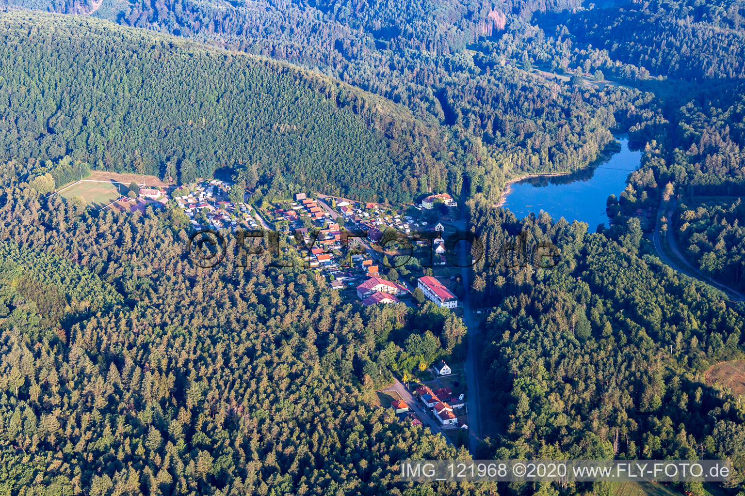 Luftbild von Campingclub Pirmansens am Schöntalweiher in Ludwigswinkel im Bundesland Rheinland-Pfalz, Deutschland