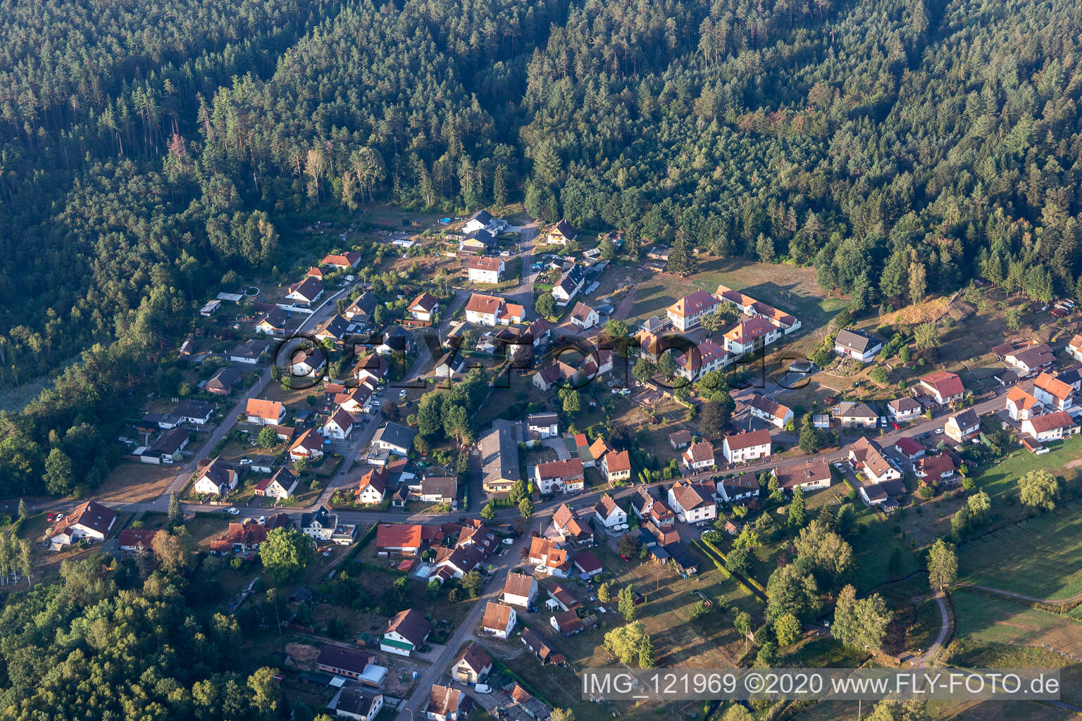 Luftaufnahme von Ludwigswinkel im Bundesland Rheinland-Pfalz, Deutschland