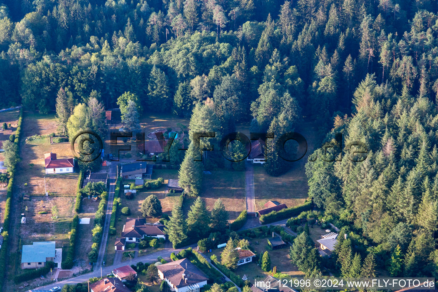 Drohnenbild von Ludwigswinkel im Bundesland Rheinland-Pfalz, Deutschland