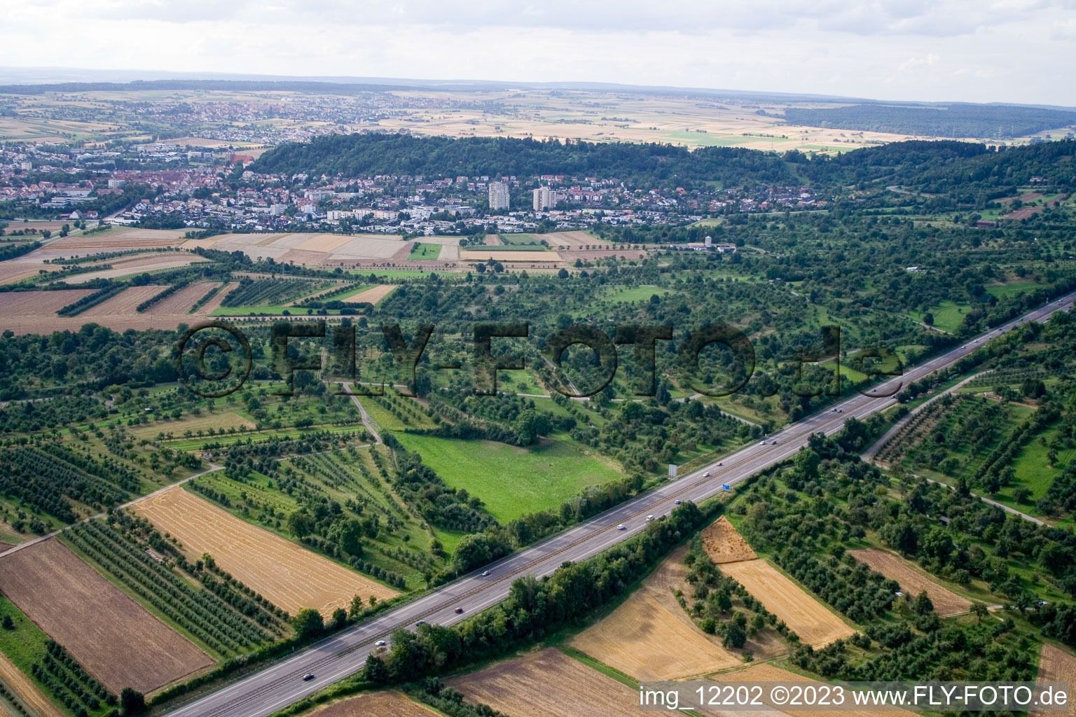 Luftbild von Autobahnausfahrt A81 im Ortsteil Gültstein in Herrenberg im Bundesland Baden-Württemberg, Deutschland