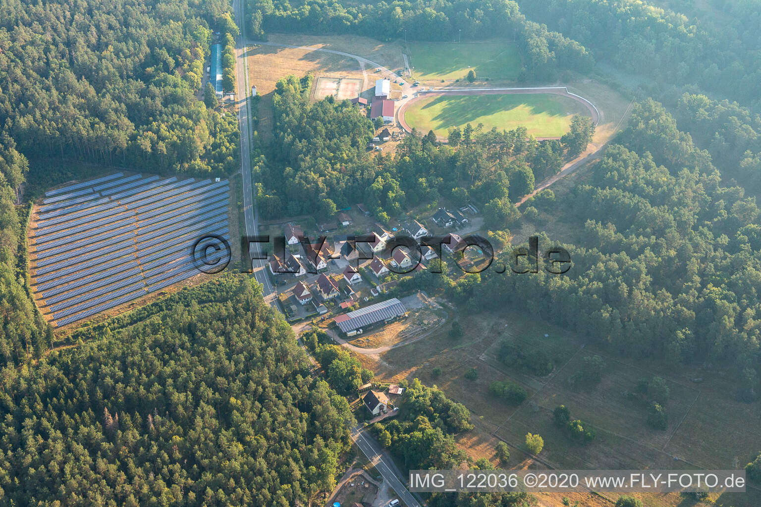 Luftbild von Petersbächel in Fischbach bei Dahn im Bundesland Rheinland-Pfalz, Deutschland