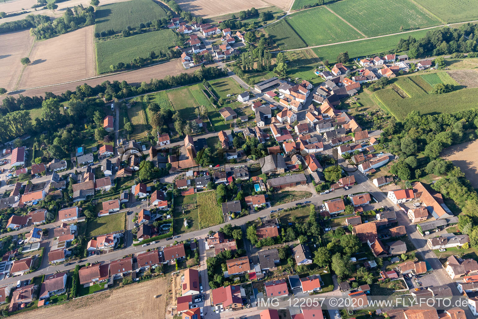 Drohnenbild von Niederotterbach im Bundesland Rheinland-Pfalz, Deutschland