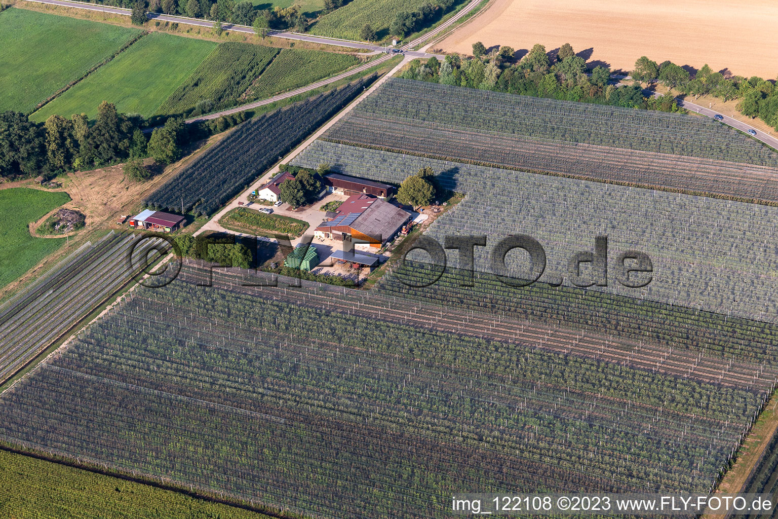 Luftbild von Spargel und Obsthof Gensheimer in Steinweiler im Bundesland Rheinland-Pfalz, Deutschland