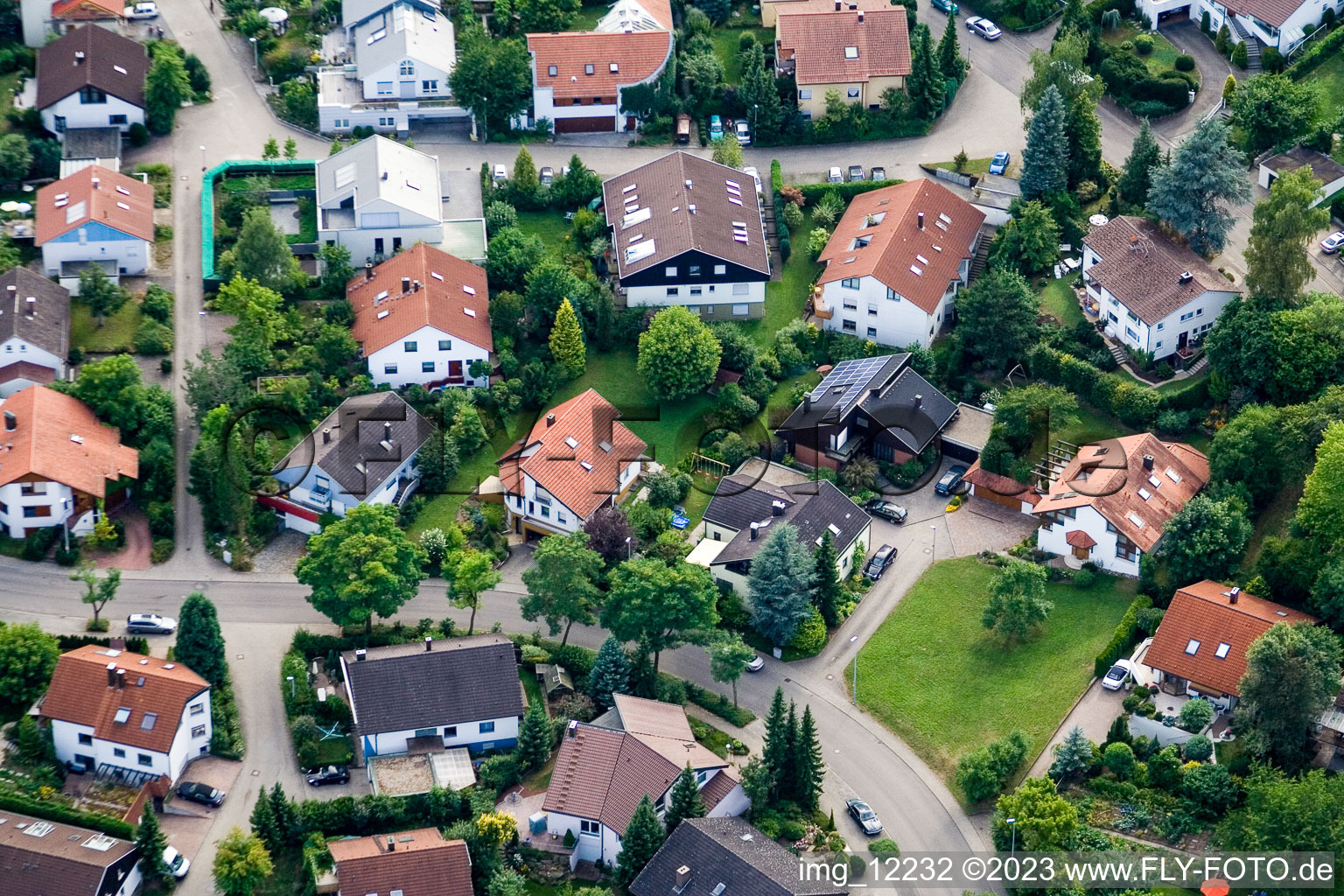 Ehbühl, Kirchhalde in Herrenberg im Bundesland Baden-Württemberg, Deutschland aus der Drohnenperspektive