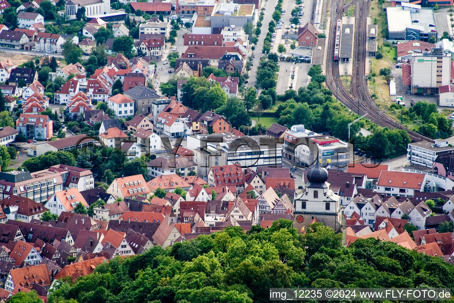 Luftbild von Altstadtbereich und Innenstadtzentrum in Herrenberg im Bundesland Baden-Württemberg, Deutschland