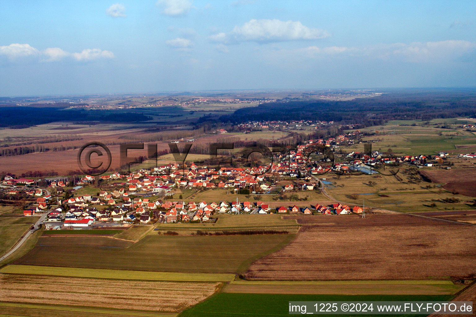 Forstheim im Bundesland Bas-Rhin, Frankreich von der Drohne aus gesehen