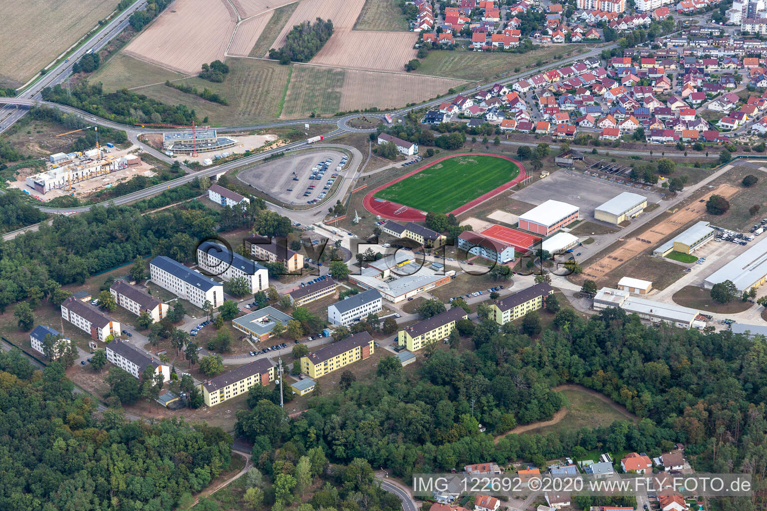 Luftaufnahme von Südpfalz-Kaserne in Germersheim im Bundesland Rheinland-Pfalz, Deutschland