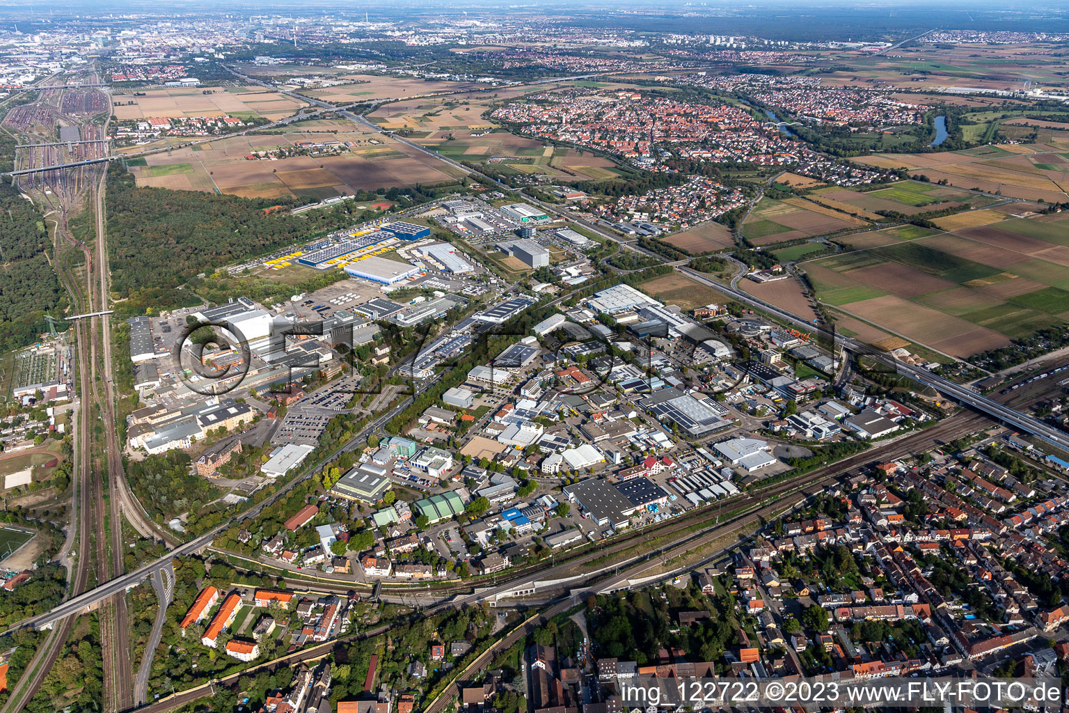 Industrie- und Gewerbegebiet in Friedrichsfeld in Mannheim im Bundesland Baden-Württemberg, Deutschland