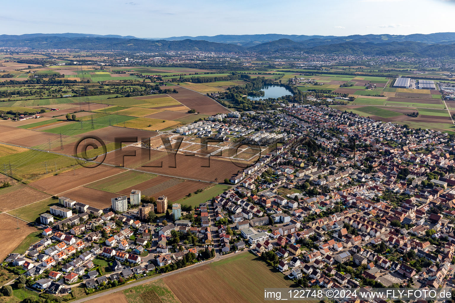 Heddesheim im Bundesland Baden-Württemberg, Deutschland aus der Drohnenperspektive