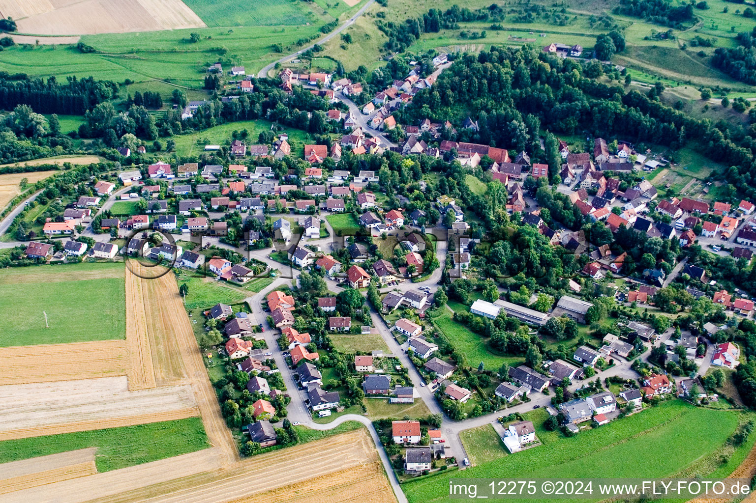 Luftaufnahme von Reusten von Norden in Ammerbuch im Bundesland Baden-Württemberg, Deutschland