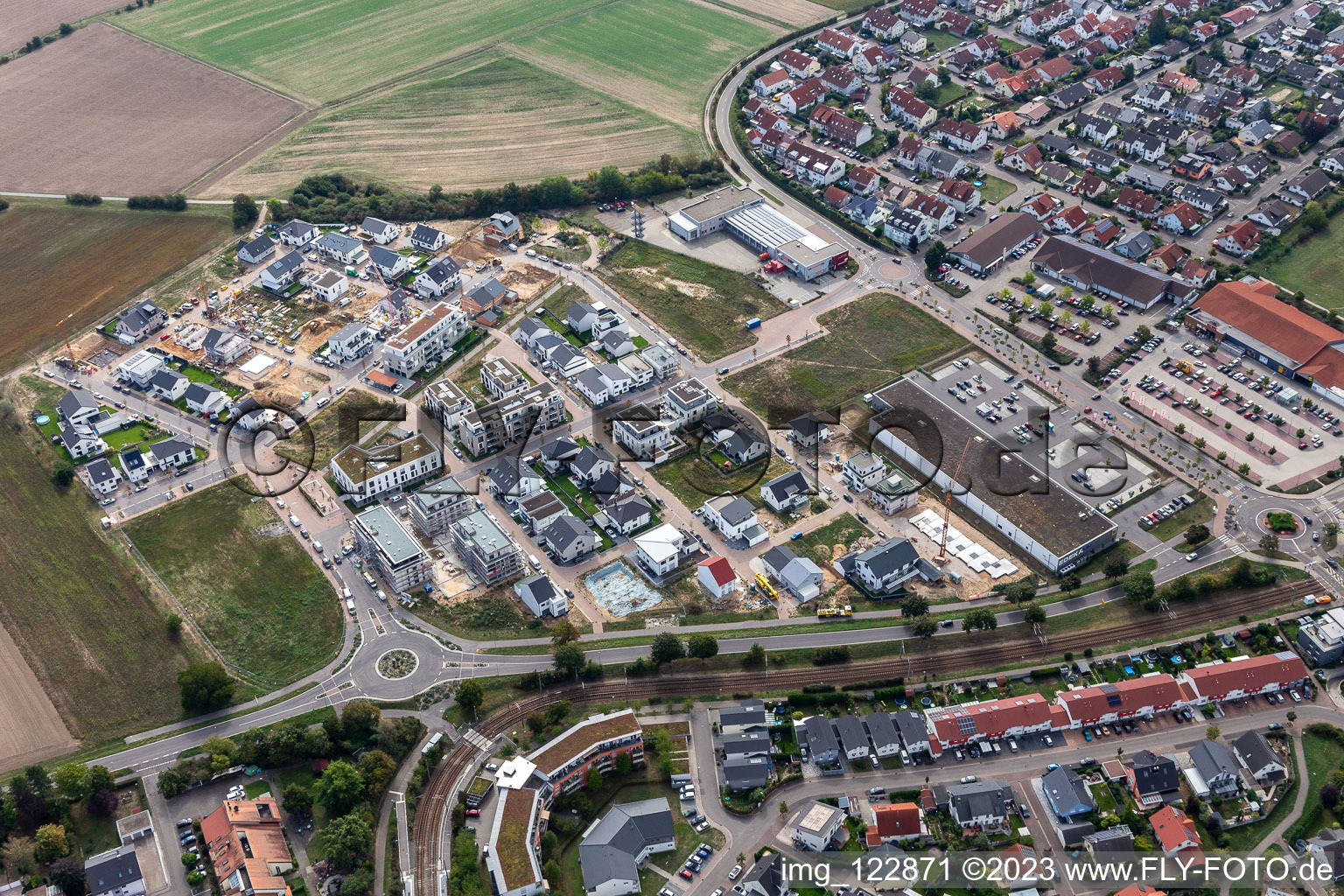 Schrägluftbild von Hochstetten, Quartier 2020 Entwicklungsgebiet Biegen-Durlacher Weg in Linkenheim-Hochstetten im Bundesland Baden-Württemberg, Deutschland