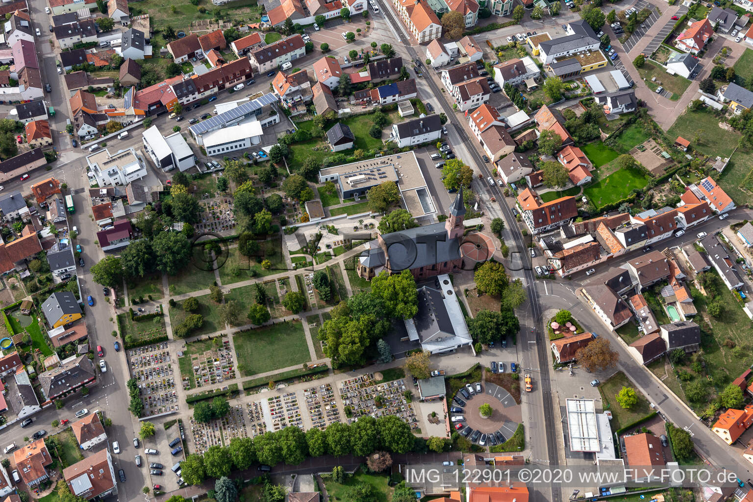 Luftbild von Ev. Kirche Linkenheim in Linkenheim-Hochstetten im Bundesland Baden-Württemberg, Deutschland