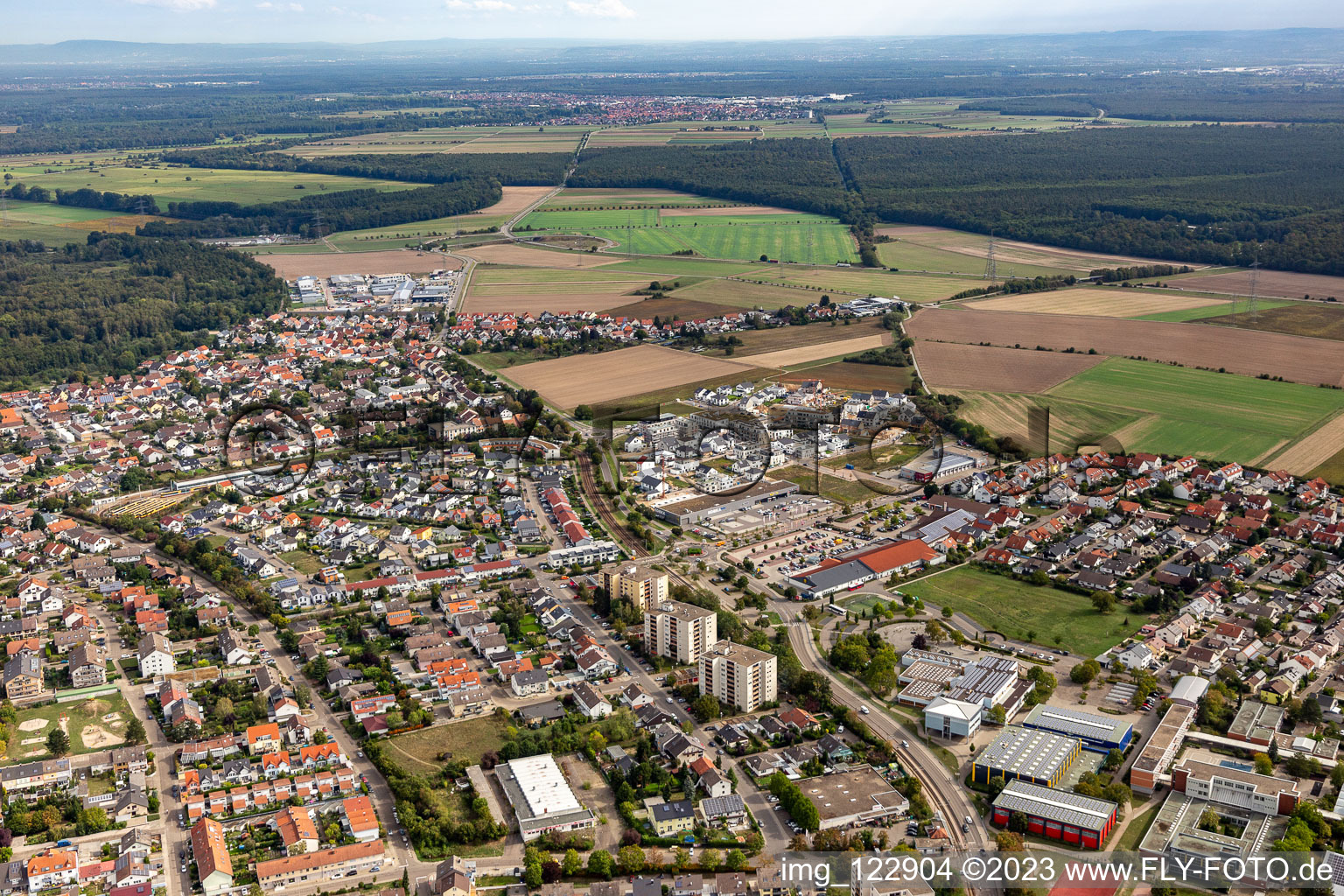 Ortsteil Linkenheim in Linkenheim-Hochstetten im Bundesland Baden-Württemberg, Deutschland vom Flugzeug aus