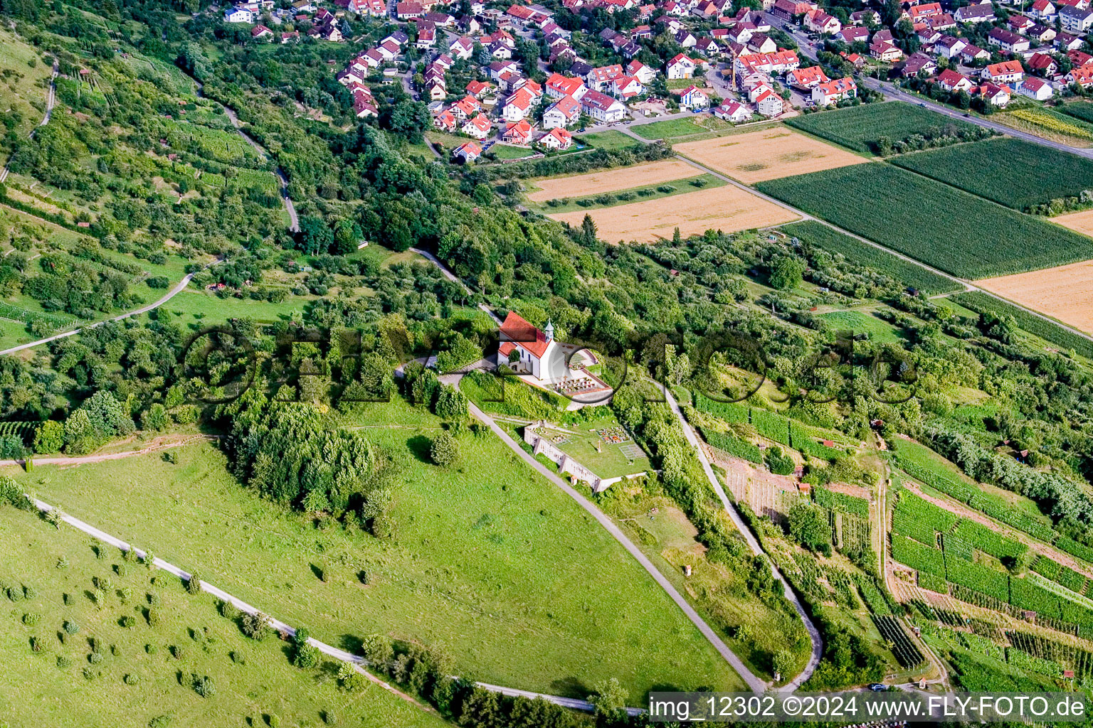 Kirchengebäude der Kapelle Wurmlinger Kapelle - St. Remigius Kapelle in Tübingen im Ortsteil Hirschau im Bundesland Baden-Württemberg, Deutschland