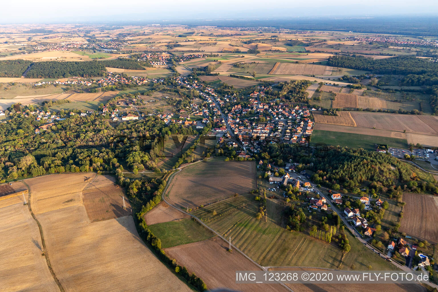 Merkwiller-Pechelbronn im Bundesland Bas-Rhin, Frankreich von oben gesehen