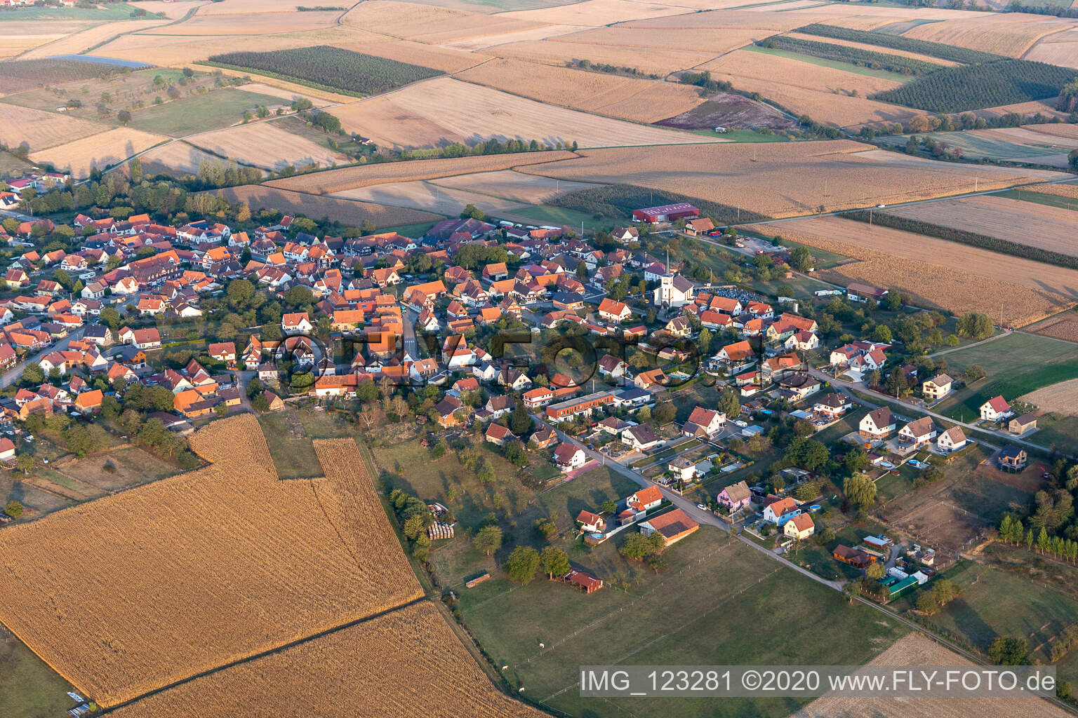 Schœnenbourg im Bundesland Bas-Rhin, Frankreich von oben gesehen