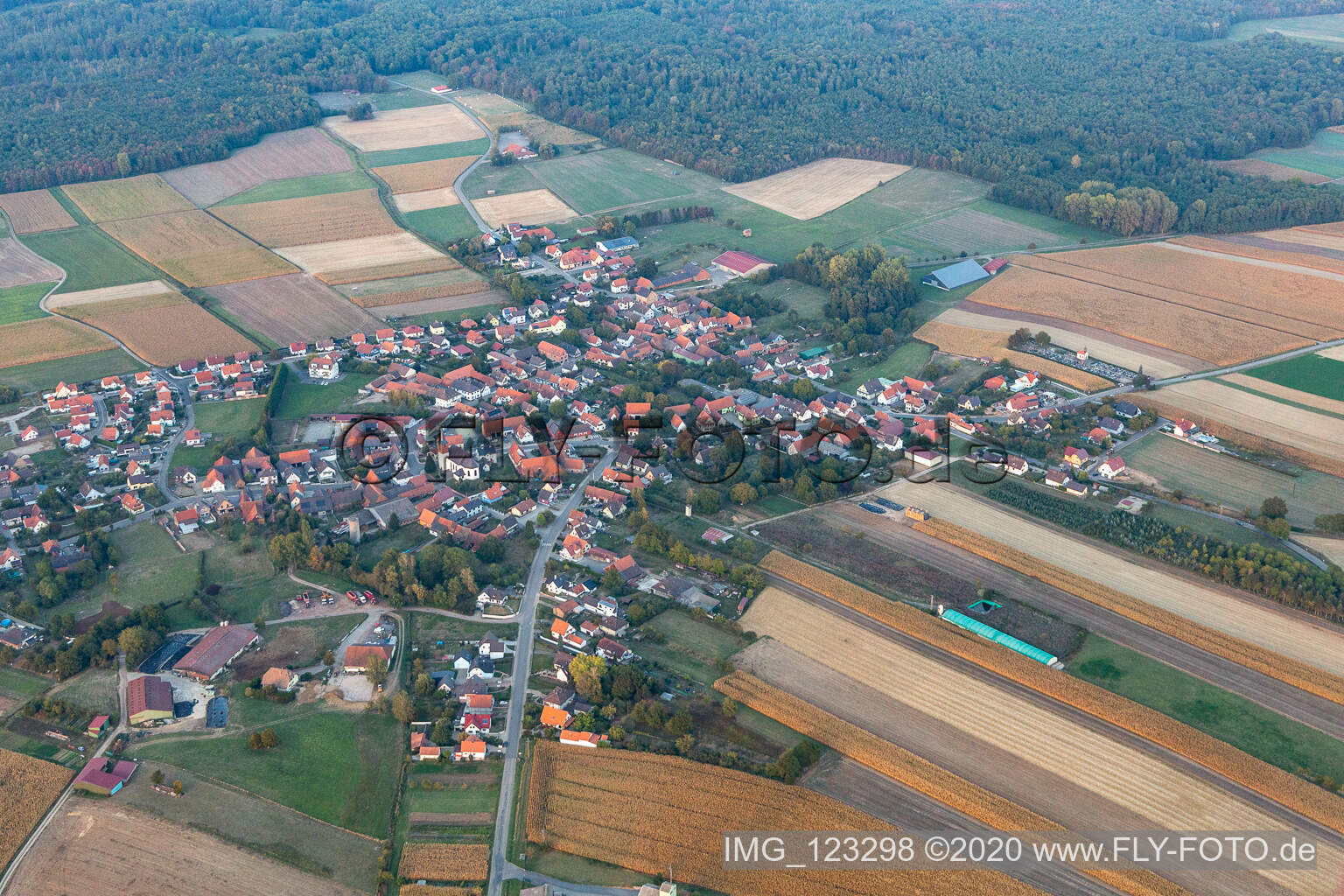 Salmbach im Bundesland Bas-Rhin, Frankreich aus der Vogelperspektive