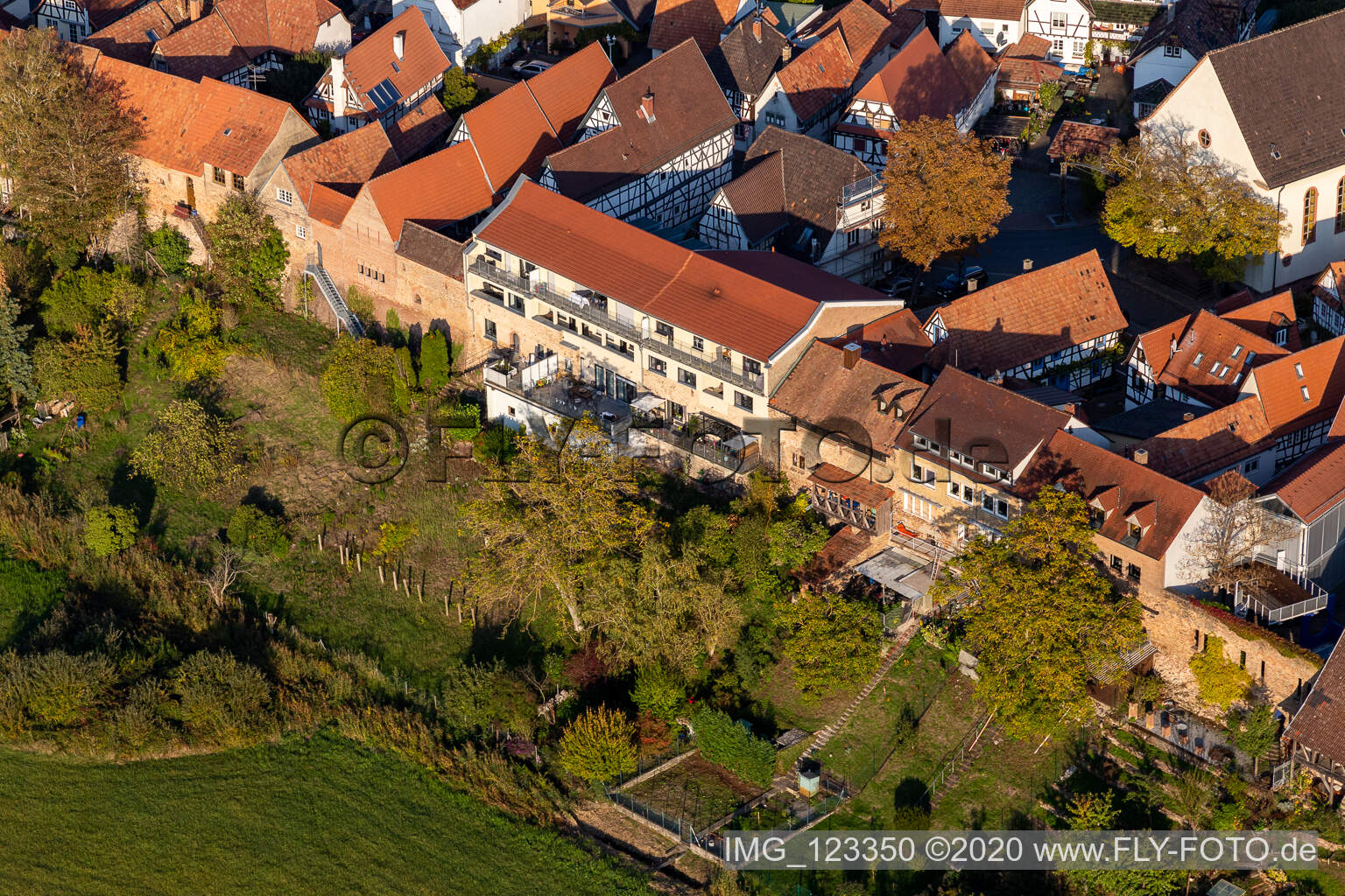 Luftbild von Wohnen in der Stadtmauer an der Ludwigstr in Jockgrim im Bundesland Rheinland-Pfalz, Deutschland