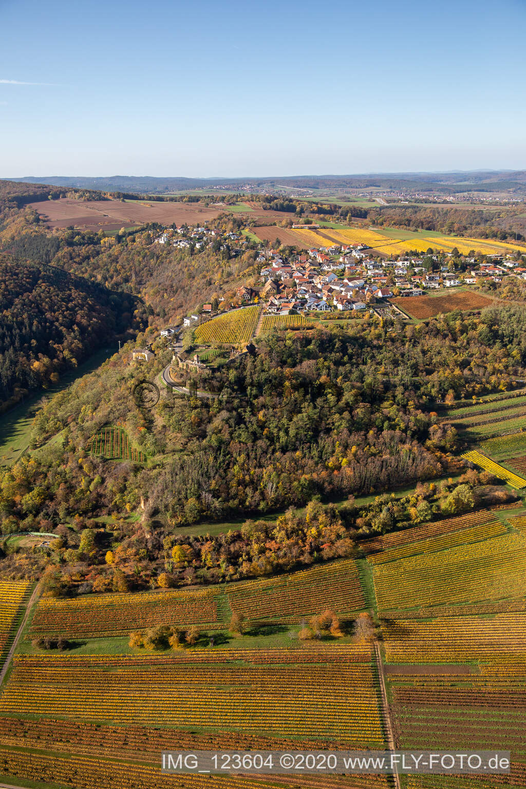 Luftbild von Battenberg im Bundesland Rheinland-Pfalz, Deutschland