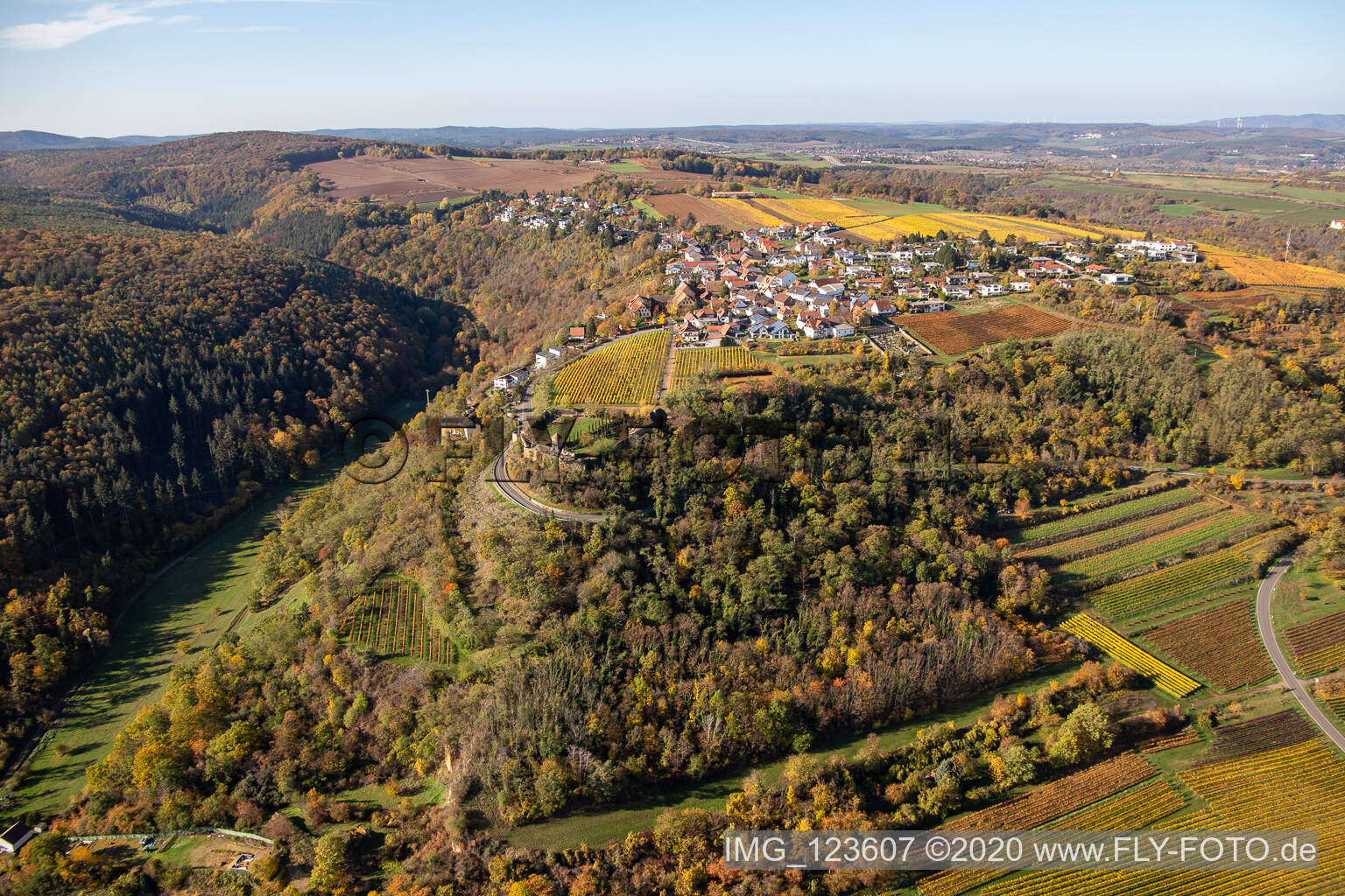 Luftaufnahme von Battenberg im Bundesland Rheinland-Pfalz, Deutschland