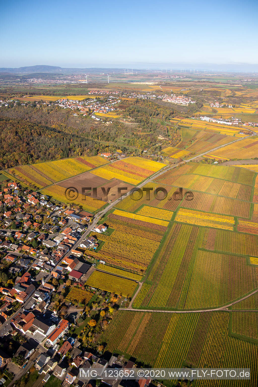 Battenberg im Bundesland Rheinland-Pfalz, Deutschland aus der Luft