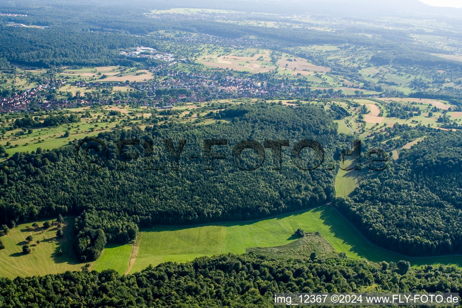 Naturschutzgebiet Kettelbachtal im Ortsteil Obernhausen in Birkenfeld im Bundesland Baden-Württemberg, Deutschland aus der Drohnenperspektive