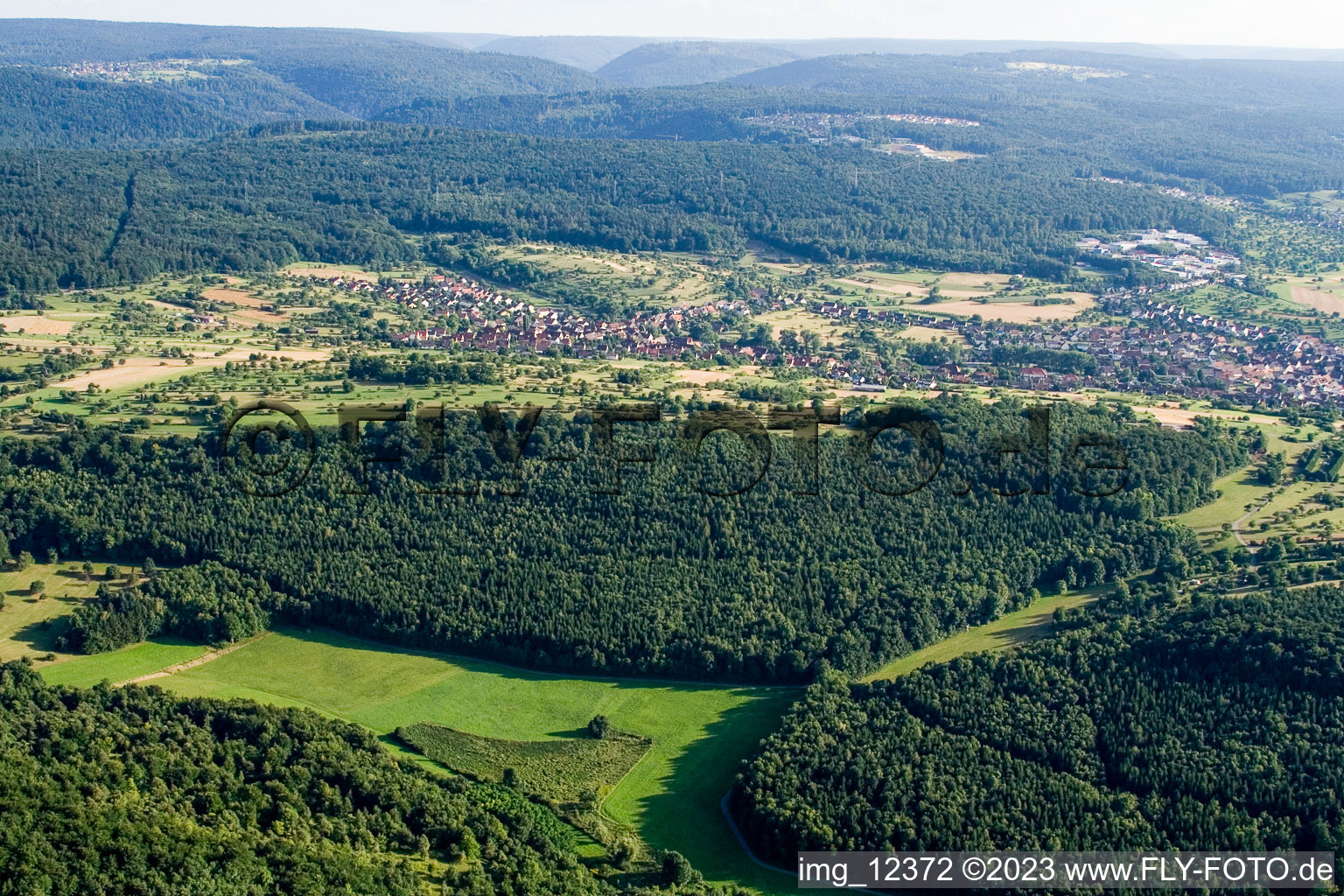 Naturschutzgebiet Kettelbachtal in Gräfenhausen im Bundesland Baden-Württemberg, Deutschland von oben
