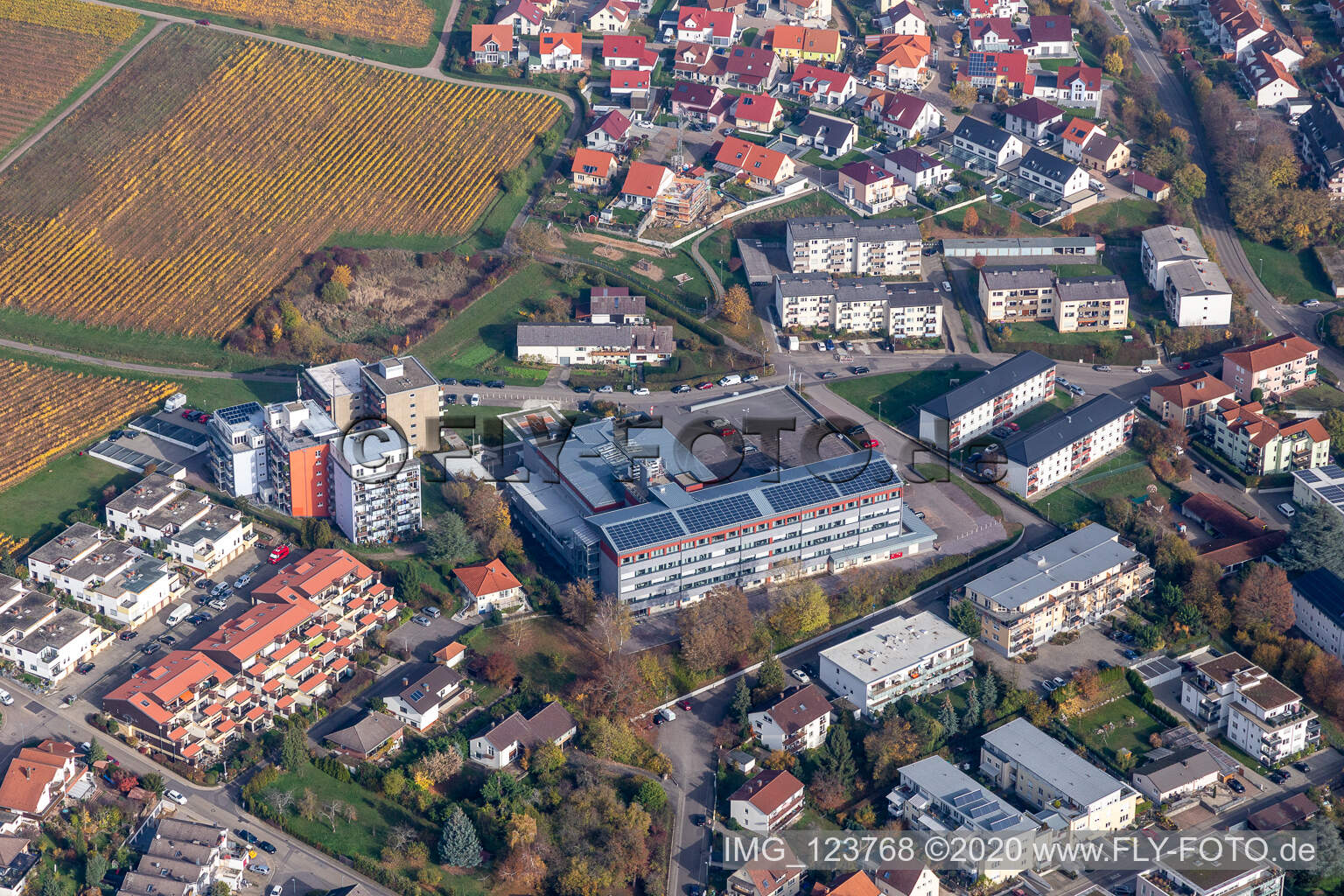Klinikgelände des Krankenhauses Klinikum Landau - Südliche Weinstraße GmbH in Bad Bergzabern im Bundesland Rheinland-Pfalz, Deutschland