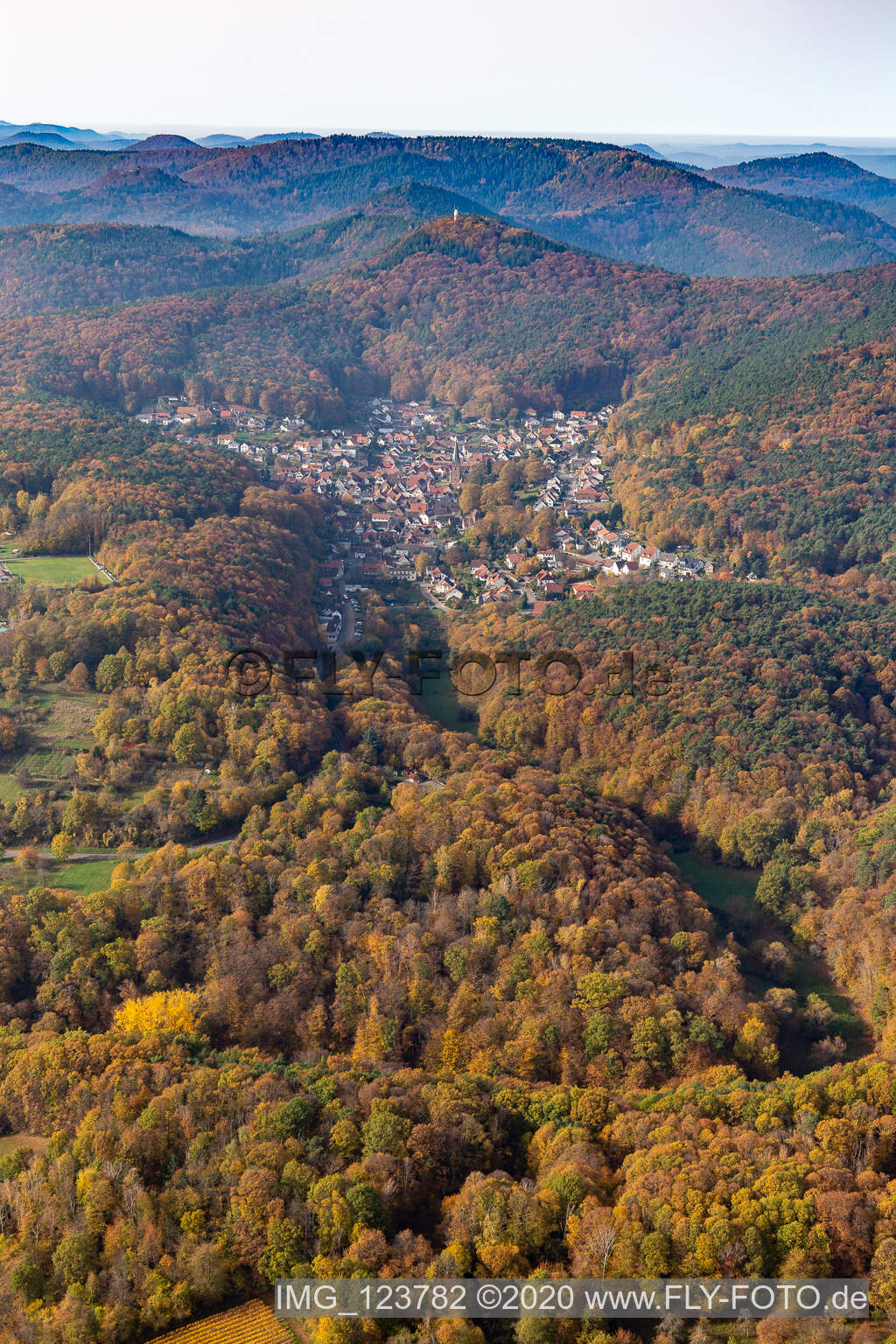 Dörrenbach im Bundesland Rheinland-Pfalz, Deutschland aus der Vogelperspektive