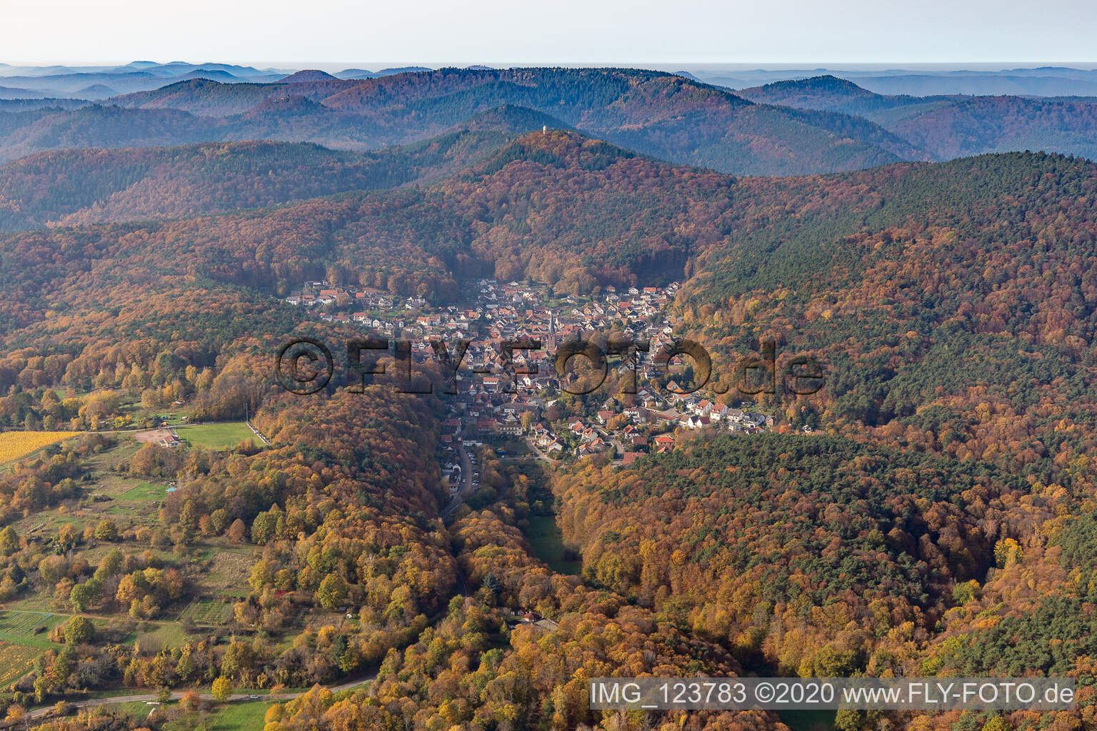 Dörrenbach im Bundesland Rheinland-Pfalz, Deutschland aus der Luft betrachtet