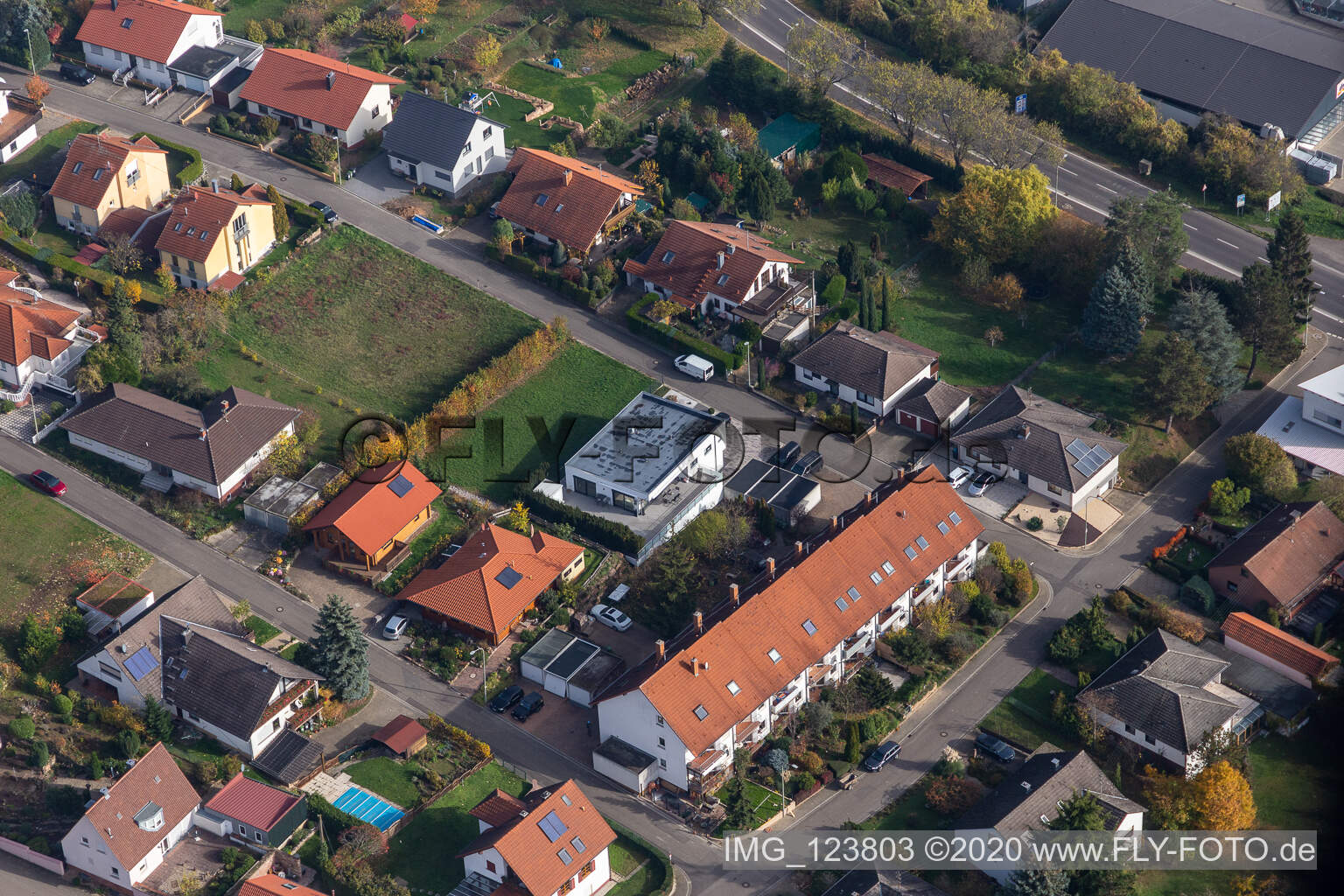 Luftbild von Südring im Ortsteil Schweigen in Schweigen-Rechtenbach im Bundesland Rheinland-Pfalz, Deutschland