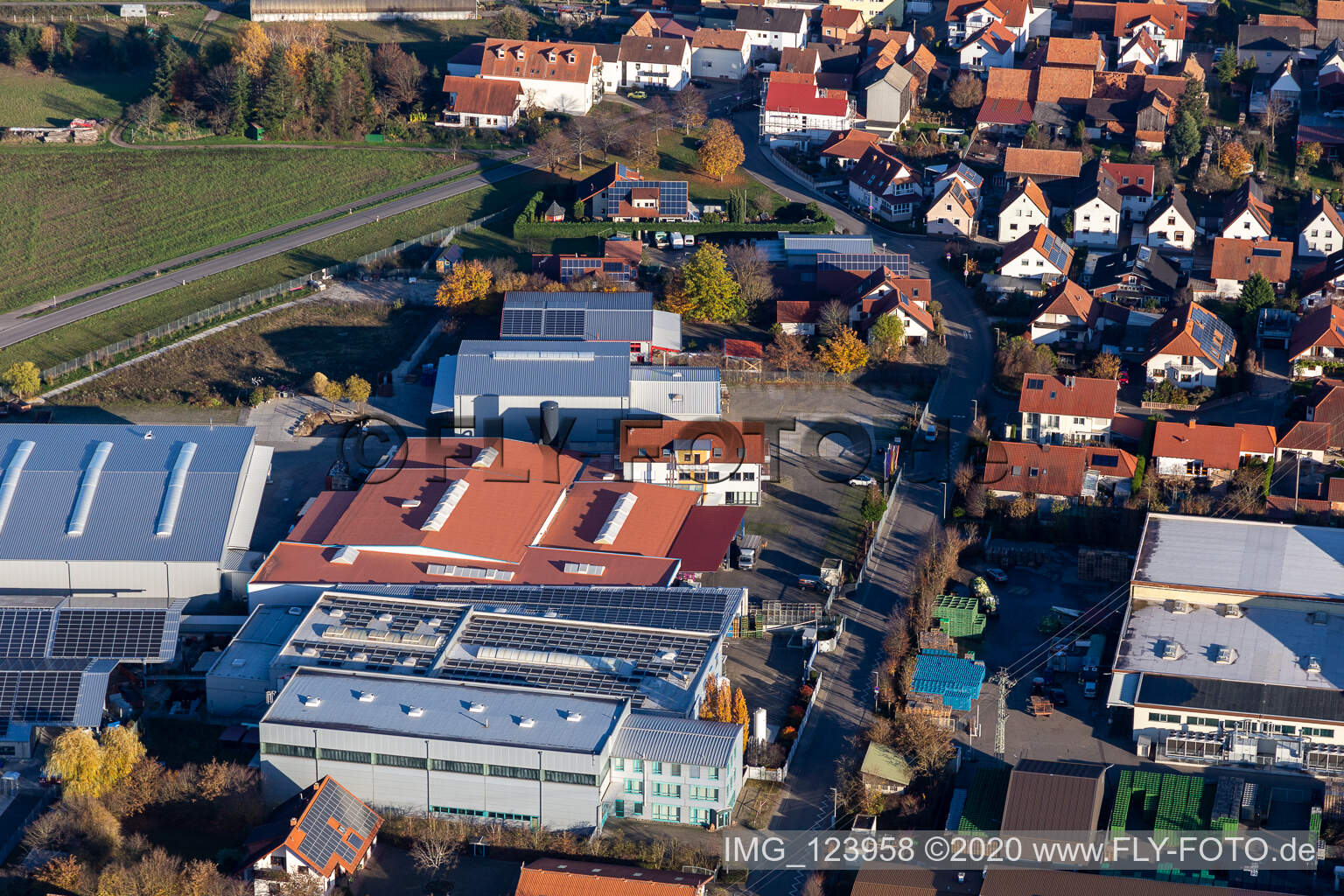 Gewerbegebiet Im Gereut in Hatzenbühl im Bundesland Rheinland-Pfalz, Deutschland vom Flugzeug aus